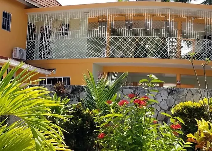 Villa Chaudhry House
